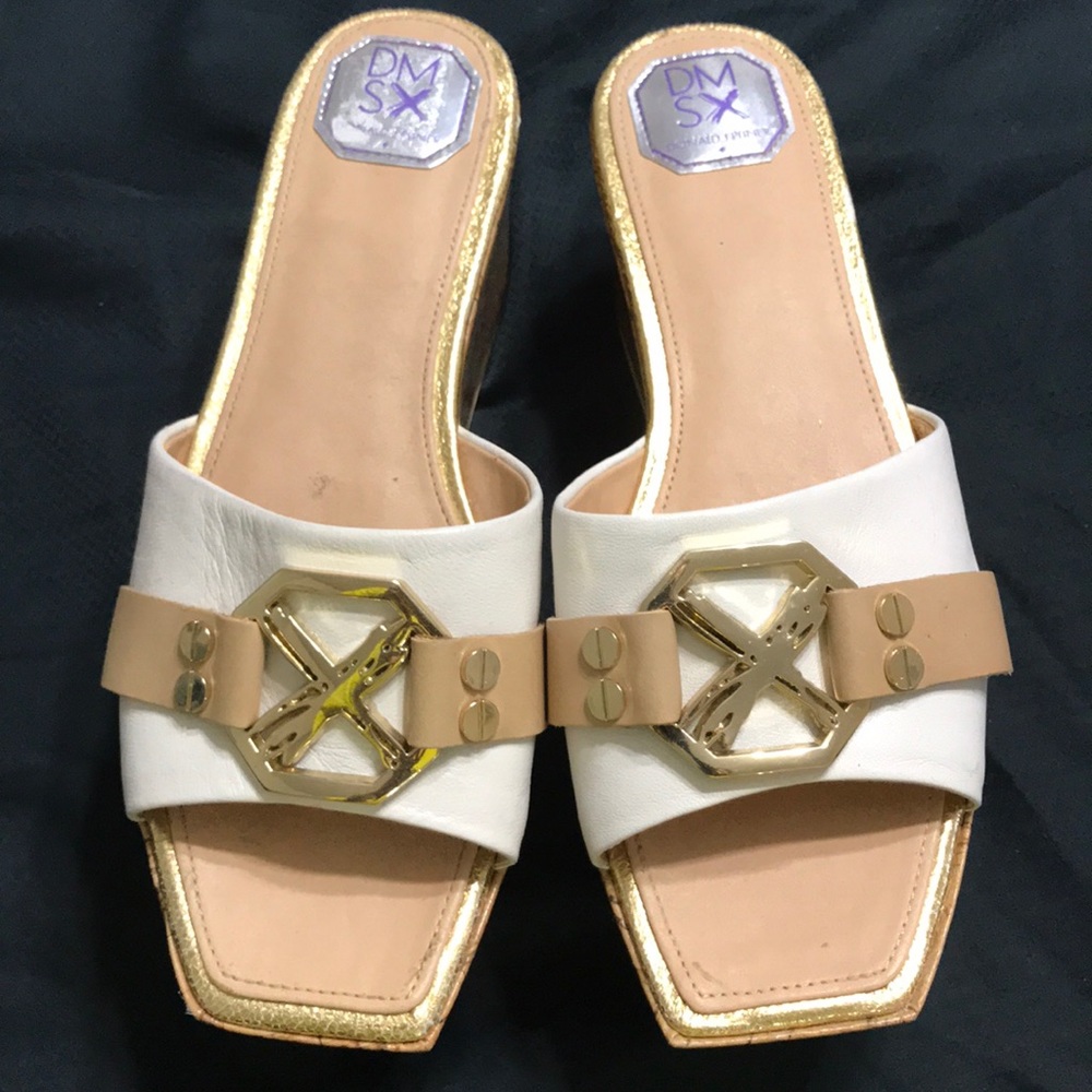 Lightly used Donald Pliner DMSX ** shoe sale ** - Picture 3 of 8